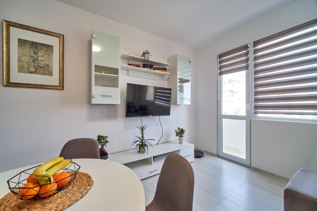 Cozy Apartment With Balcony On The Black Sea- Part Of The Family 'Vicki Apart Várna Kültér fotó
